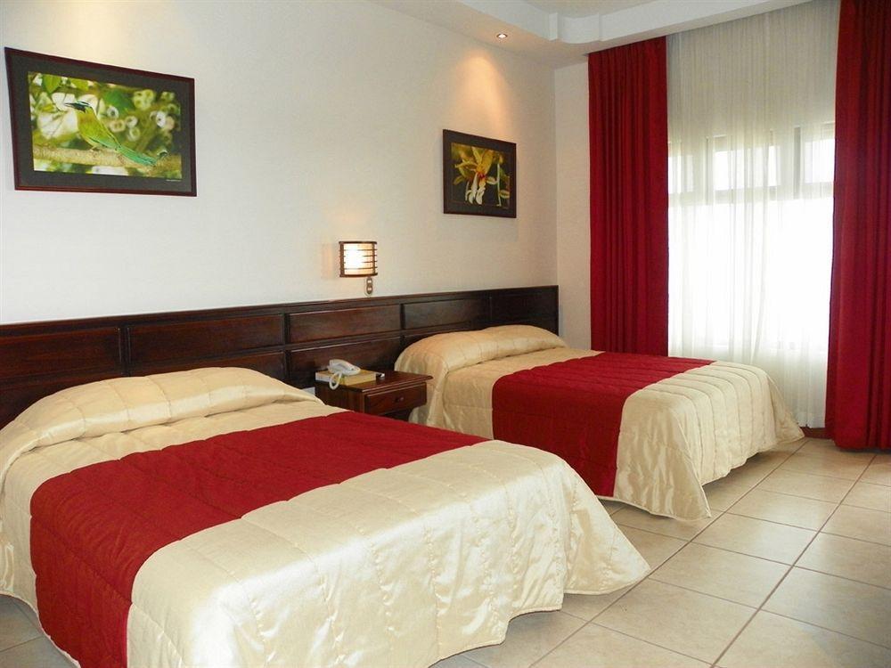 Hotel Suerre Guápiles 외부 사진