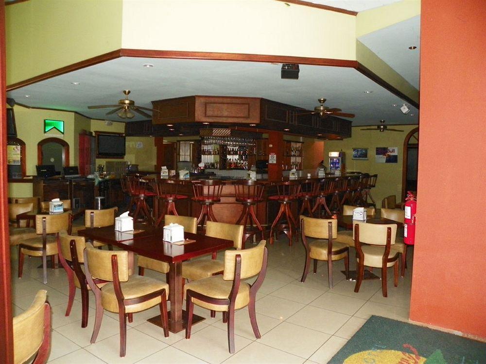 Hotel Suerre Guápiles 외부 사진