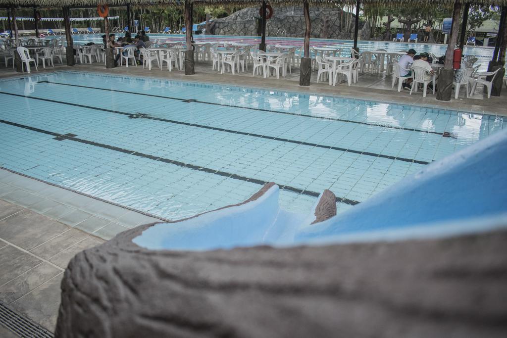 Hotel Suerre Guápiles 외부 사진