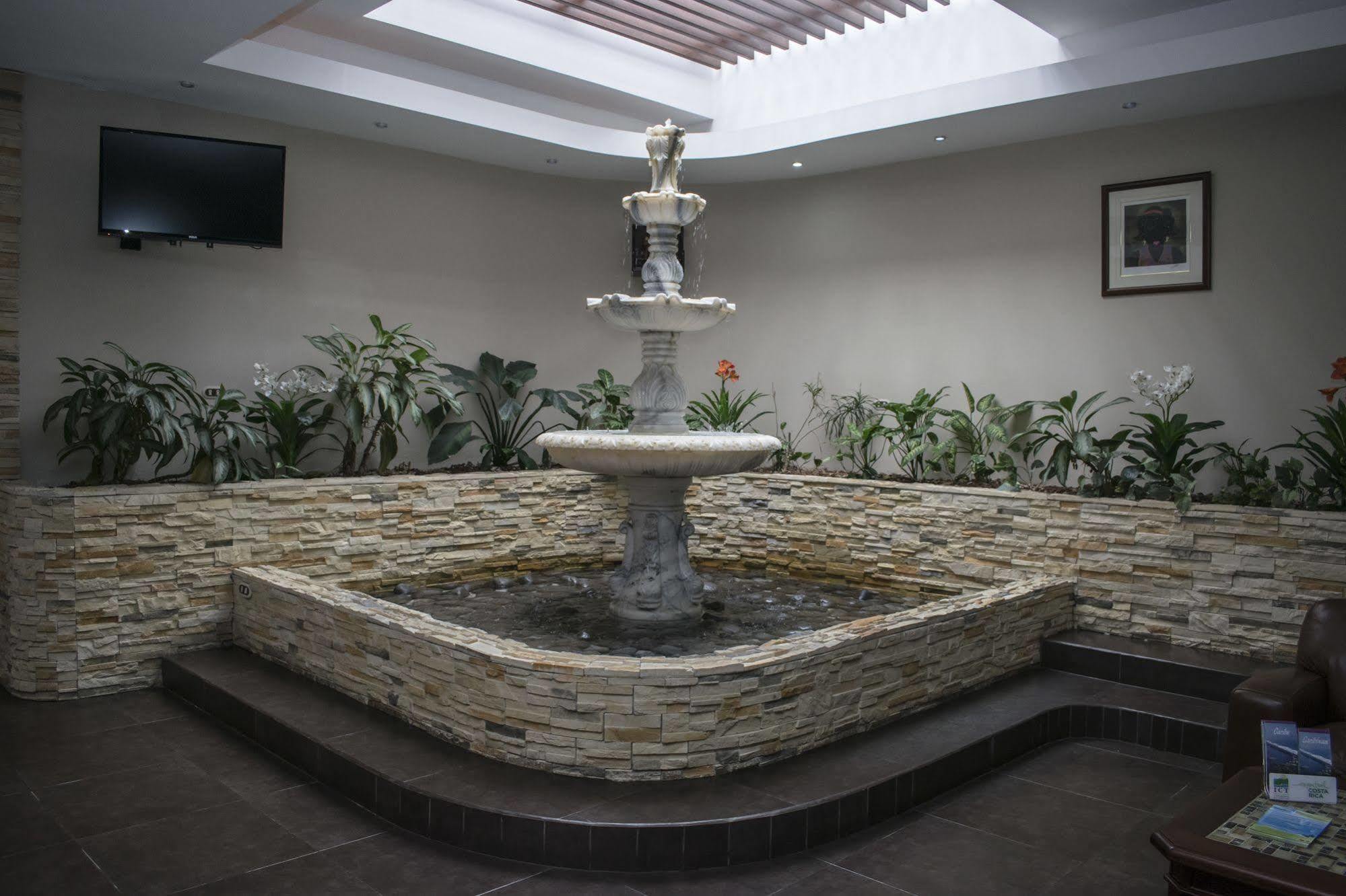 Hotel Suerre Guápiles 외부 사진