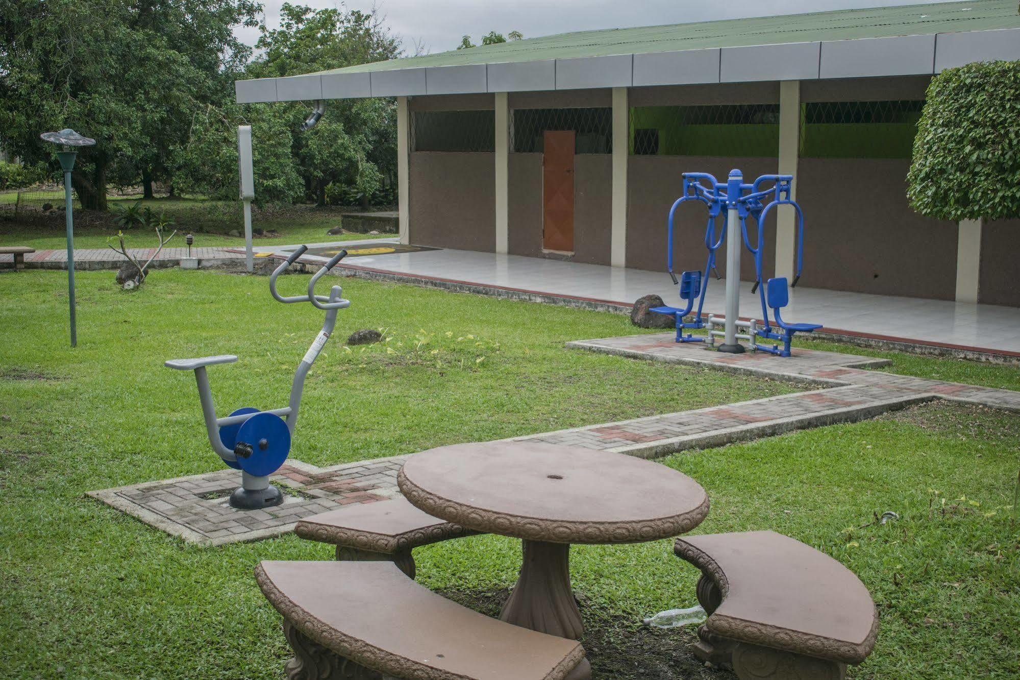Hotel Suerre Guápiles 외부 사진